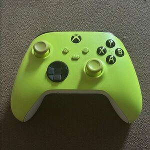 Xbox Wireless Controller - Vibrant Green